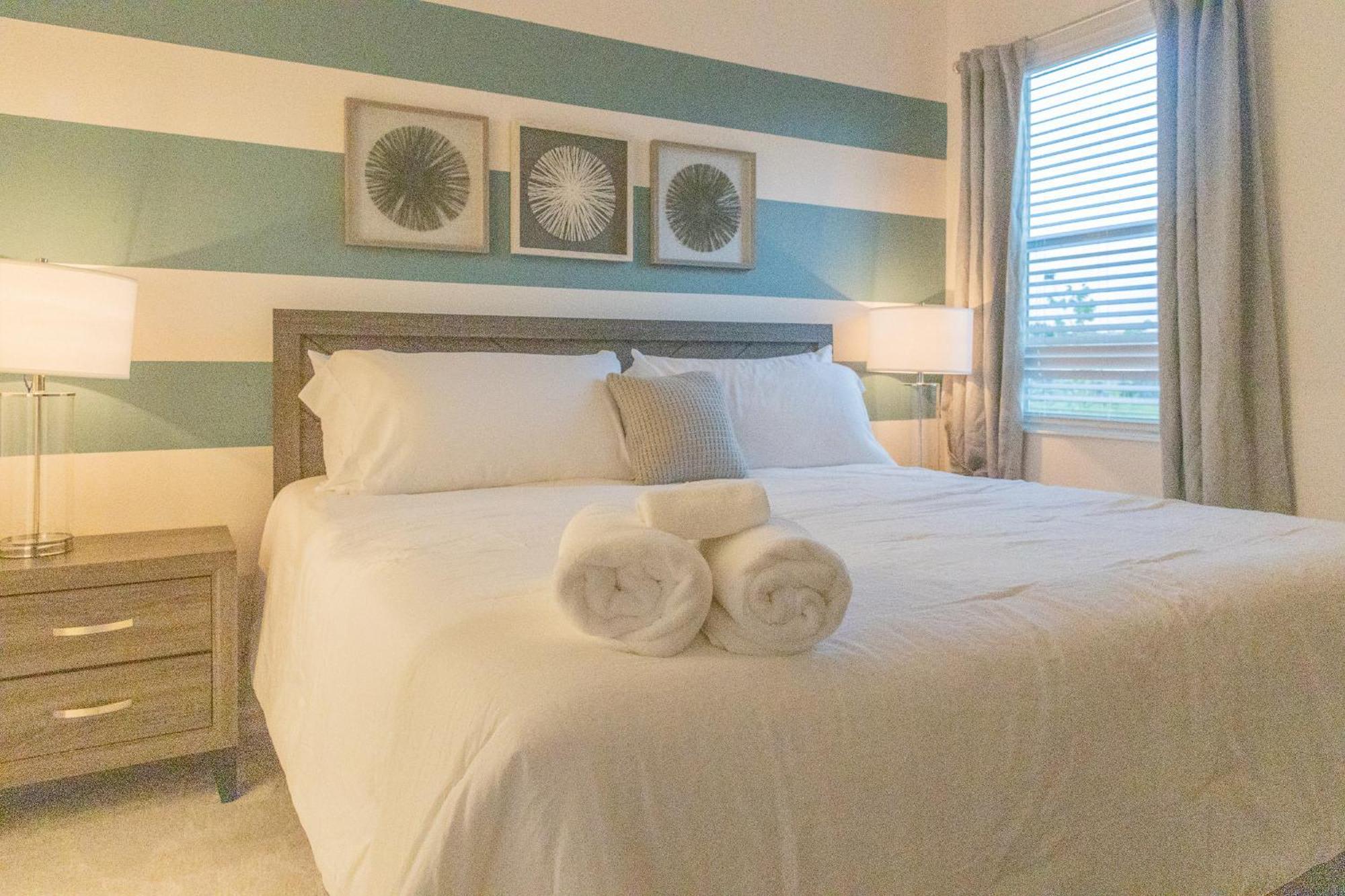 Waterfront Brand New Modern Luxury 8 Bedroom Pool House! Sleeps 16 Киссимми Экстерьер фото